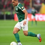 vitor-roque-passa-por-exames,-nao-tem-lesao-e-vira-alivio-no-palmeiras