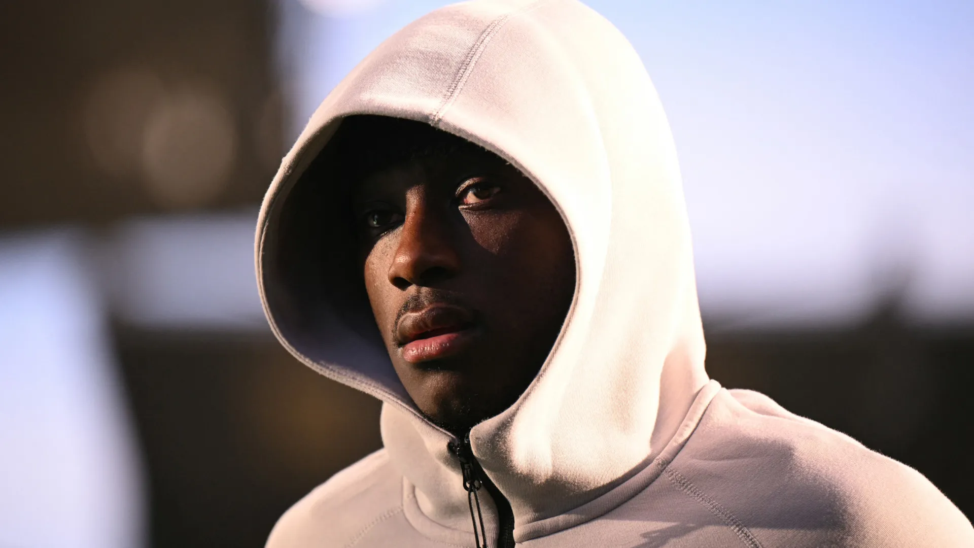 atacante-do-tottenham-sofre-acidente-com-ferrari-antes-de-jogo-da-champions