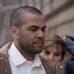 apos-deixar-a-prisao,-daniel-alves-adota-imagem-religiosa-nas-redes-sociais