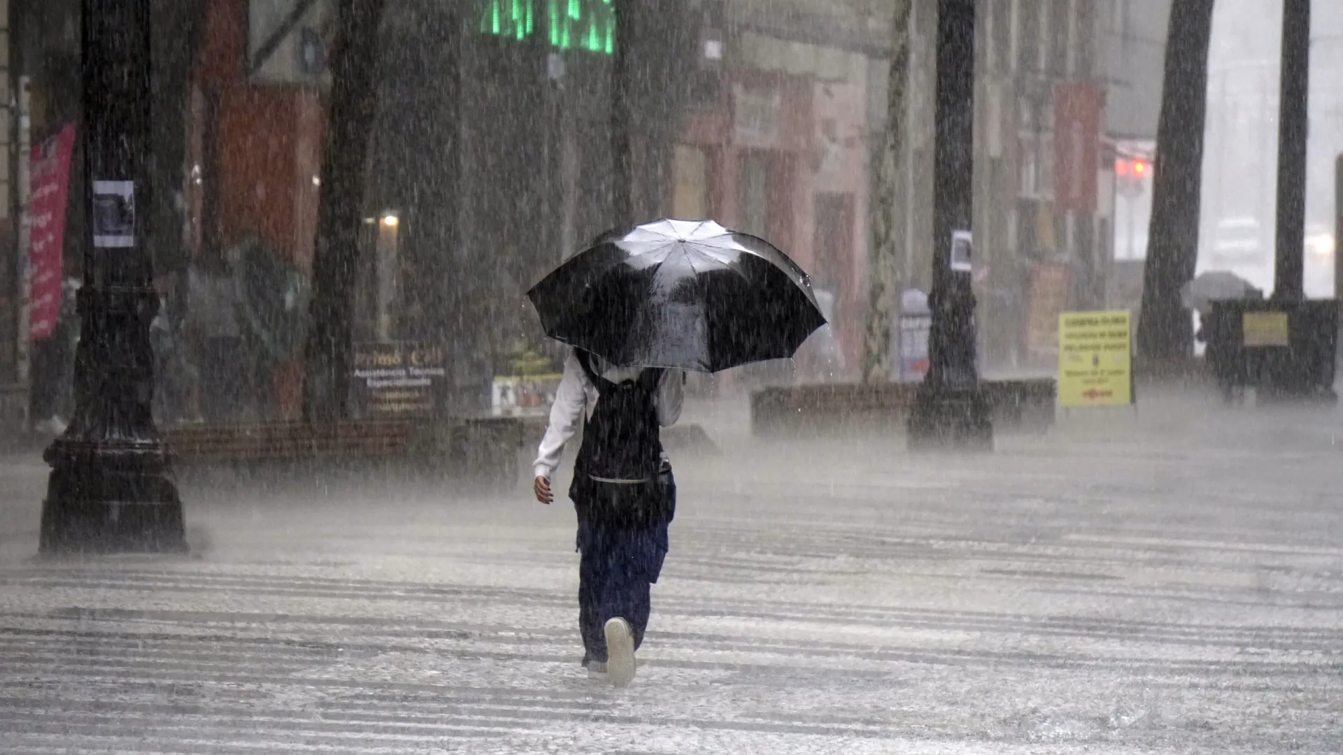 inmet-emite-alerta-laranja-para-tempestades-no-pais-ate-sabado