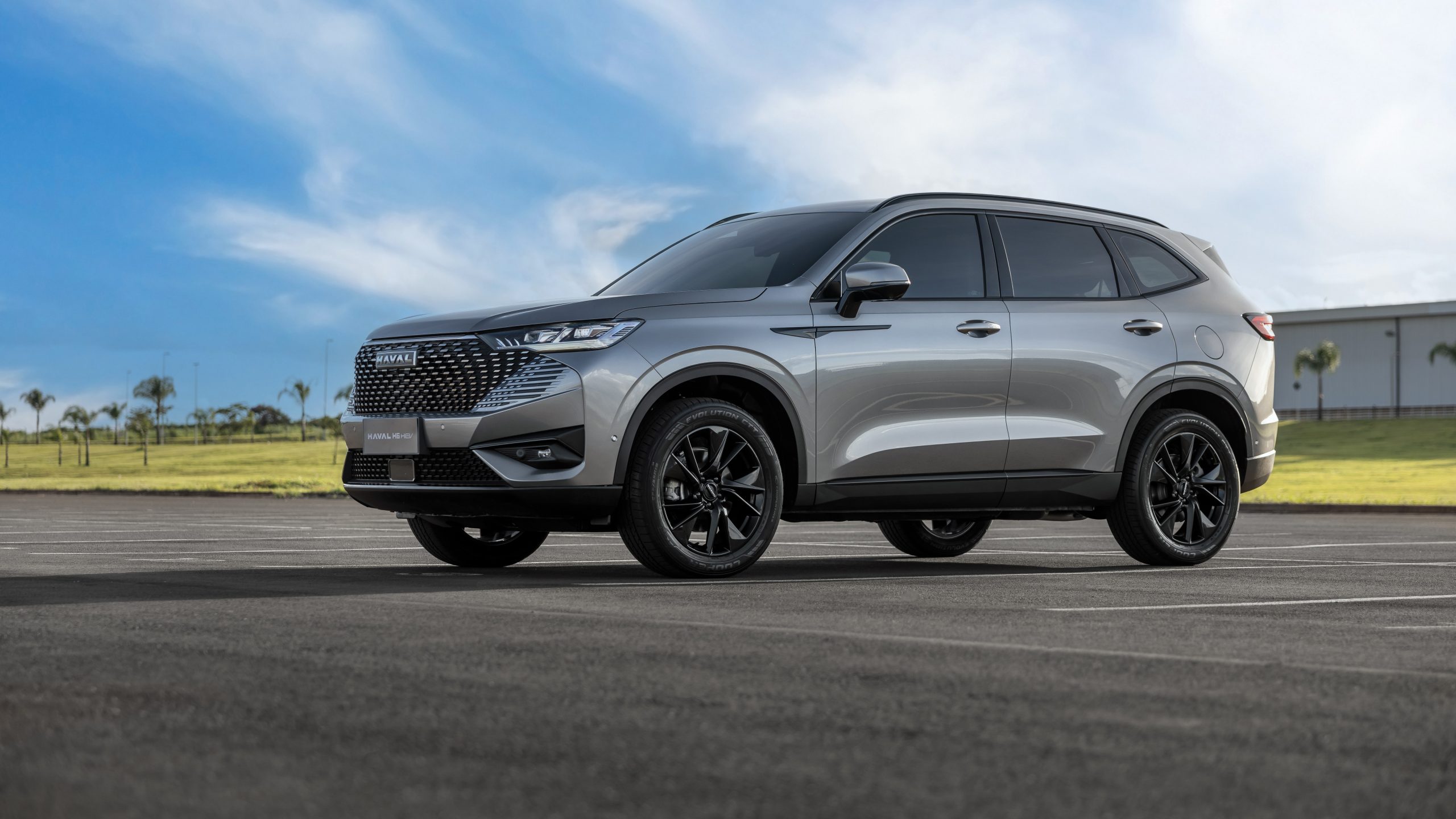 um-em-cada-seis-veiculos-zero-km-emplacados-em-2026-e-eletrificado,-e-35%-sao-feitos-no-brasil