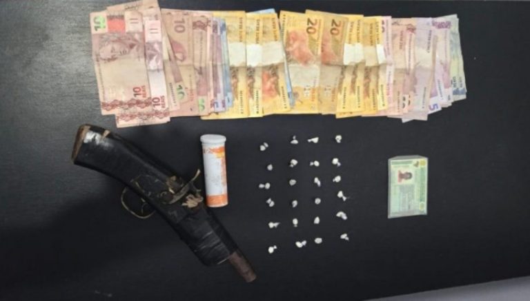 homem-e-preso-por-trafico-de-drogas-e-posse-de-arma-de-fogo-em-pindare-mirim