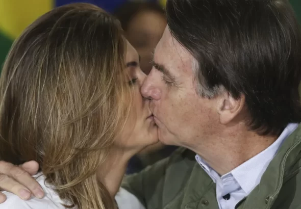 bolsonaro-manda-carta-de-amor-a-michelle:-“te-amo-para-sempre”
