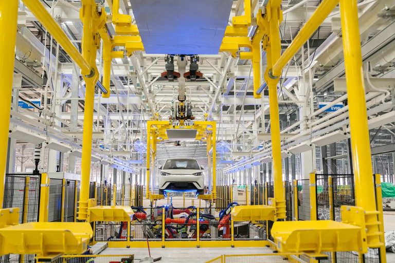 carro-eletrico-chines-montado-no-brasil-volta-a-ser-tributado;-aliquota-deve-chegar-a-35%-em-2027