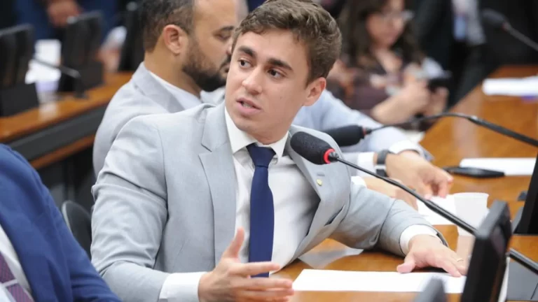 flavio-bolsonaro-diz-que-nikolas-nao-quer-ser-candidato-ao-governo-de-minas-gerais