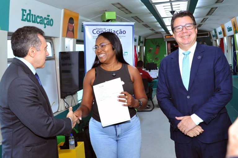 entenda-como-professora-conseguiu-registrar-divorcio-e-oficializar-uniao-estavel-em-menos-de-1-hora-em-acao-do-tjma-a-bordo-de-trem