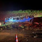 onibus-com-trabalhadores-do-ma-que-tombou-na-br‑153-e-deixou-8-mortos-nao-podia-fazer-viagem-interestadual,-diz-prf