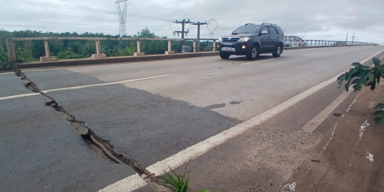 rachaduras-e-mureta-quebrada:-dnit-interdita-ponte-do-estreito-dos-mosquitos-nesta-terca-feira-(14)